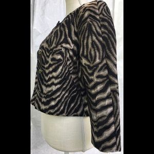 Hugo Boss women’s jacket, lovely texture & design.